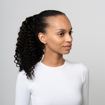 18 Inch Curly Clip-In Ponytail Espresso lifestyle — Locks & Mane