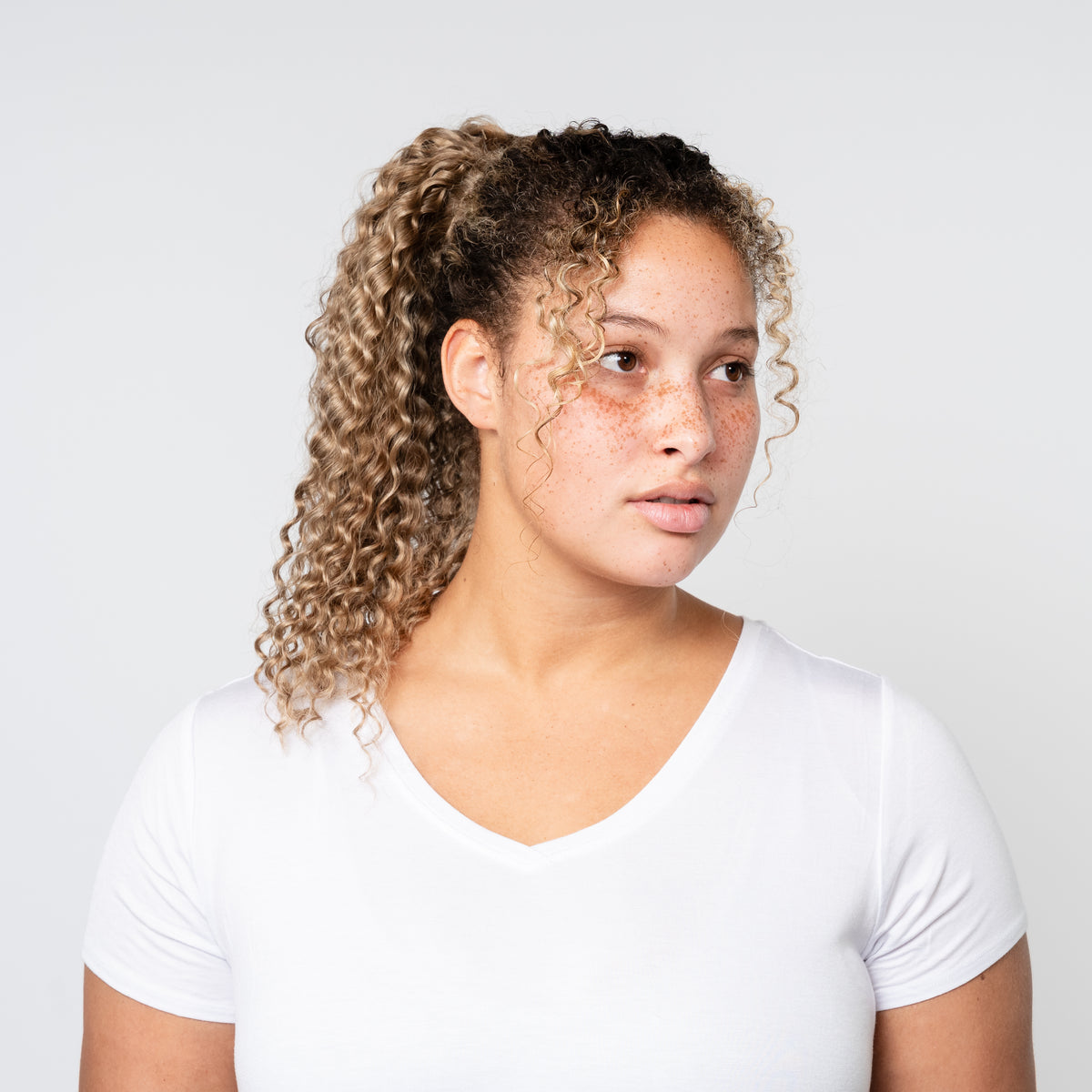 18 Inch Curly Clip-In Ponytail Butter Pecan alternate view — Locks & Mane